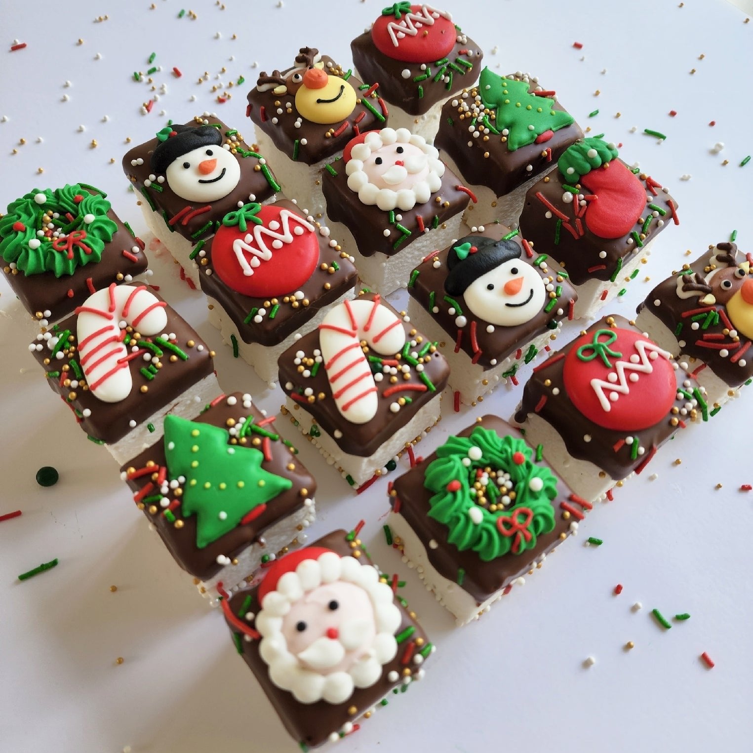 Favour Cubes - Festive Christmas Chocolate Dipped Marshmallows