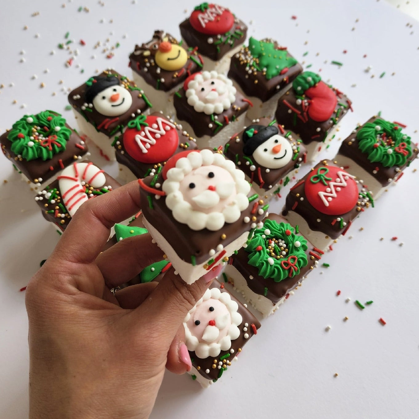 Favour Cubes - Festive Christmas Chocolate Dipped Marshmallows